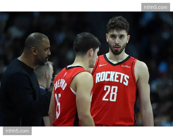 火箭申京卡佩拉内线轮换，篮板优势成系列赛关键因素